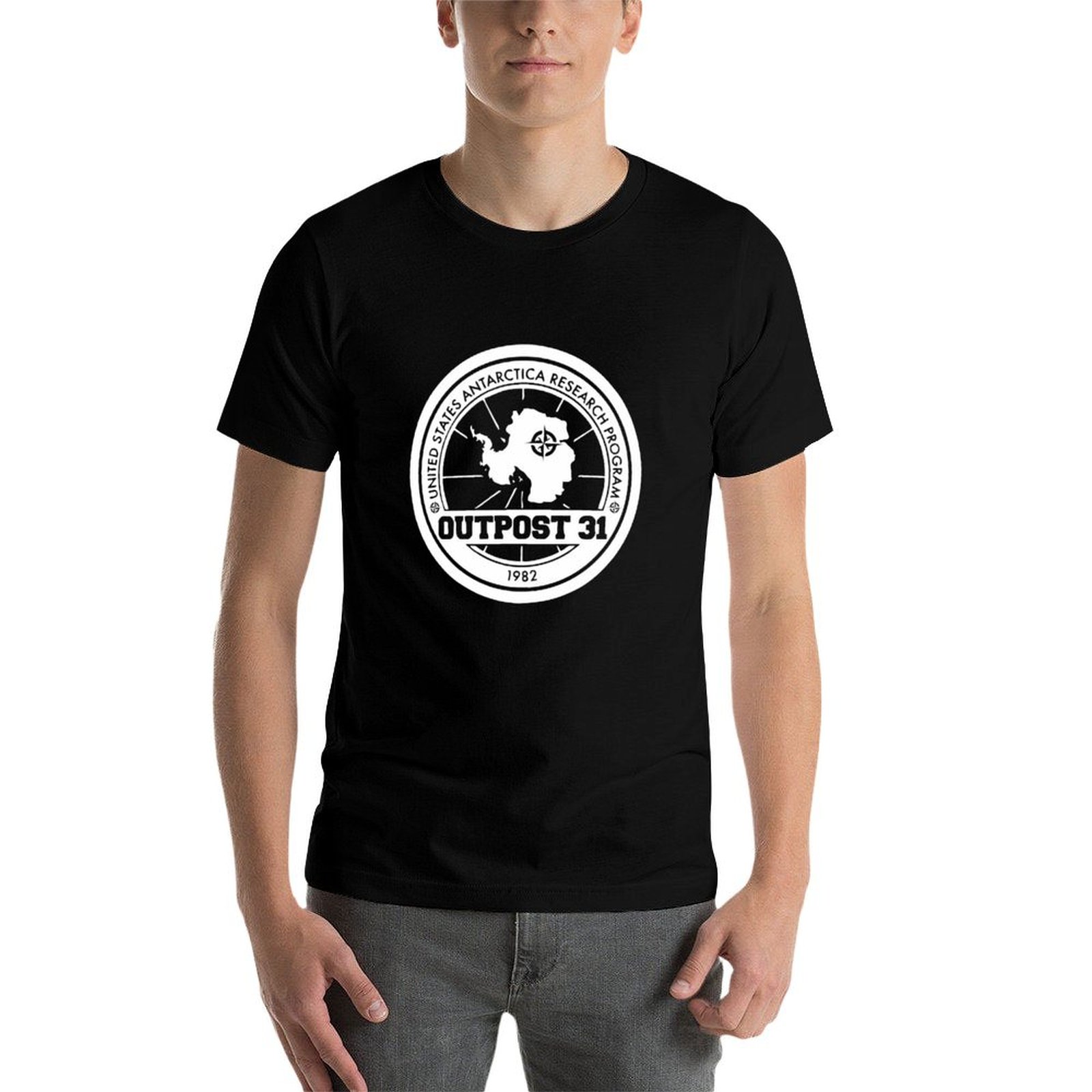 Outpost 31 Logo MERCHANDISE T- - Anime Merchandise T-Shirts recension och pris